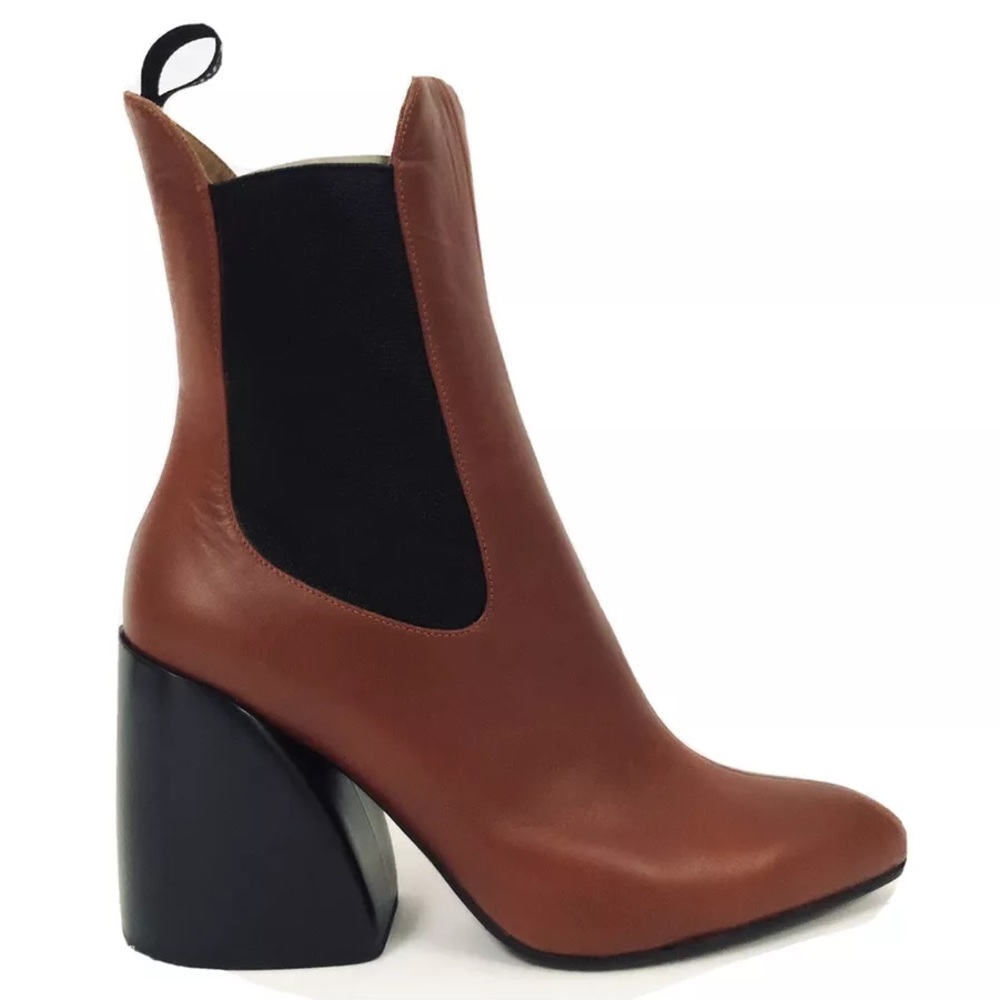 Authentic Chloé Wave Cognac Brown Leather Ankle Boots